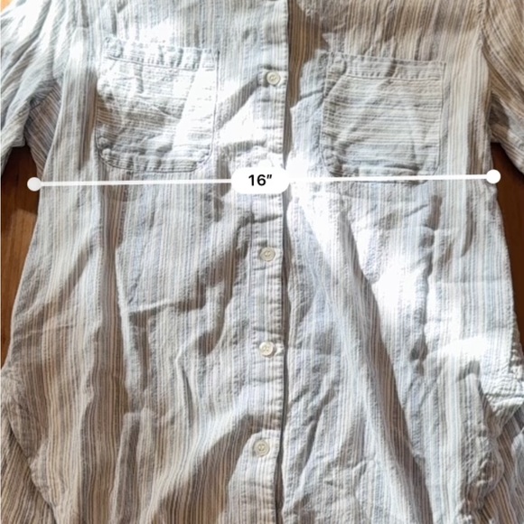 Athleta Women's Casual Long Sleeve Lightweight Button Up Shirt Size Medium - Picture 3 of 7